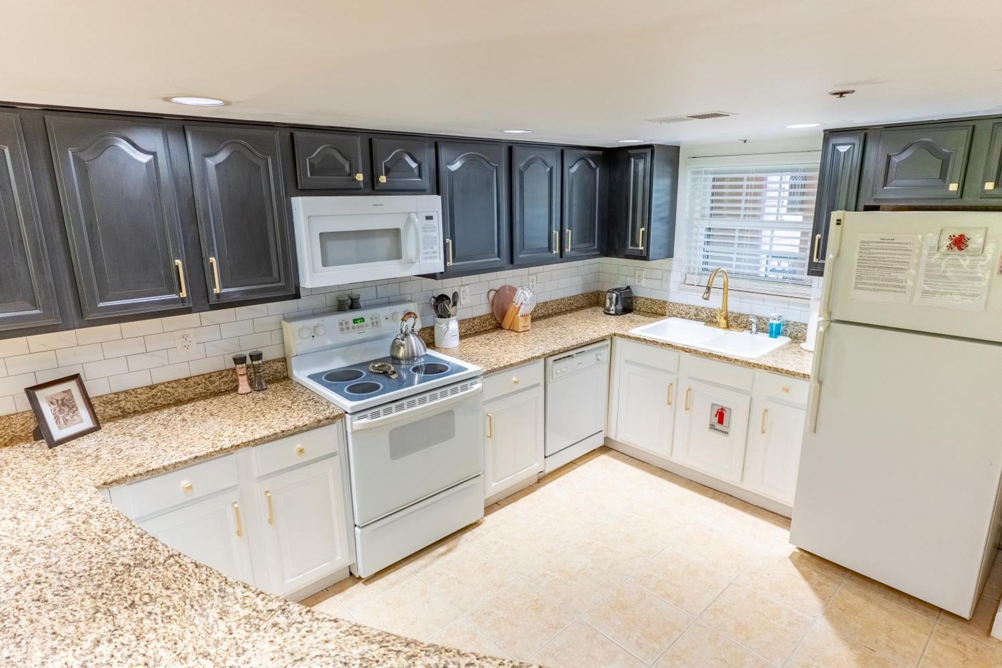 Luxurious Condo, Pool, Fireplace, Hiking Hébergement de vacances *