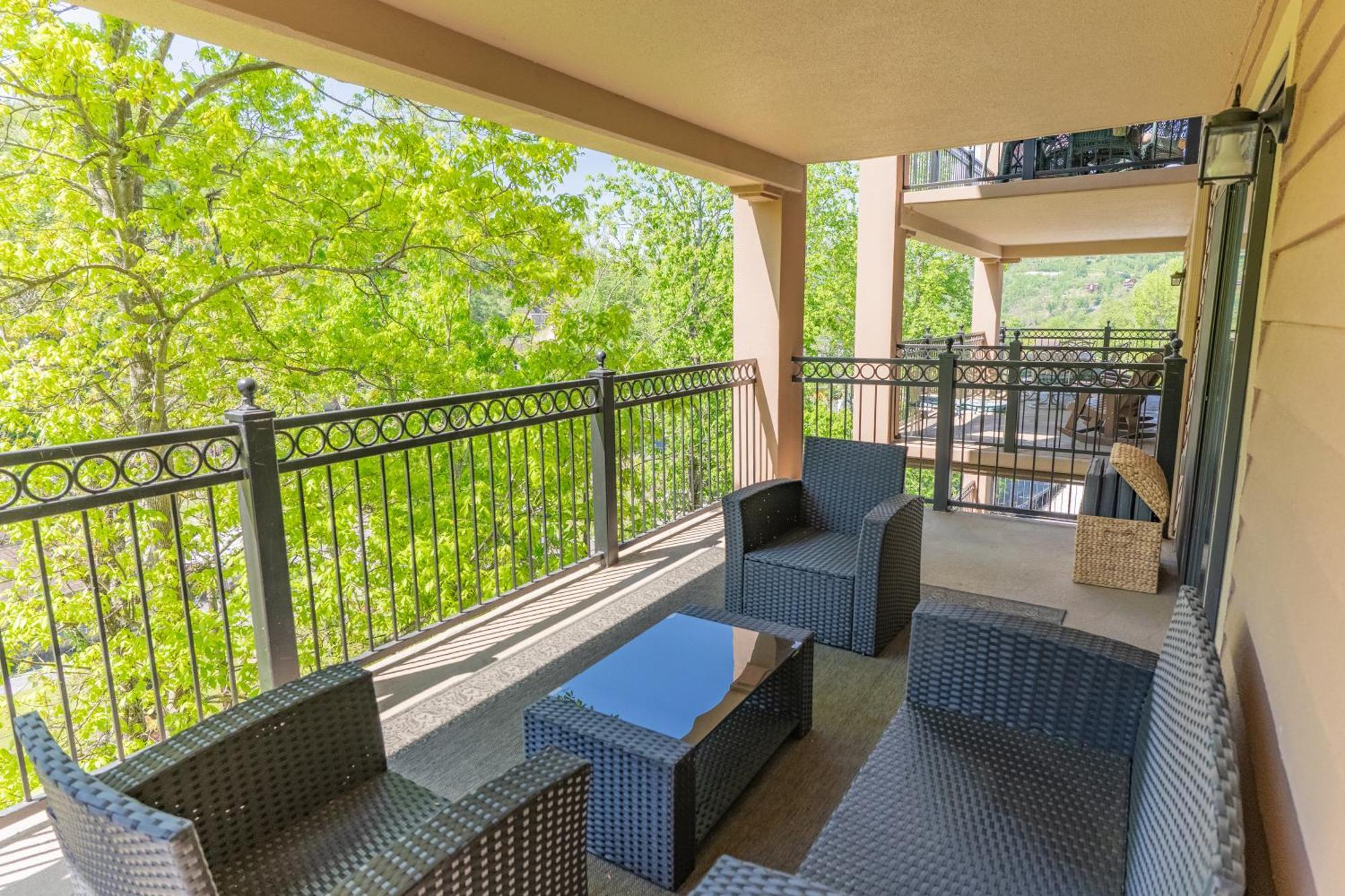 Luxurious Condo, Pool, Fireplace, Hiking Hébergement de vacances *